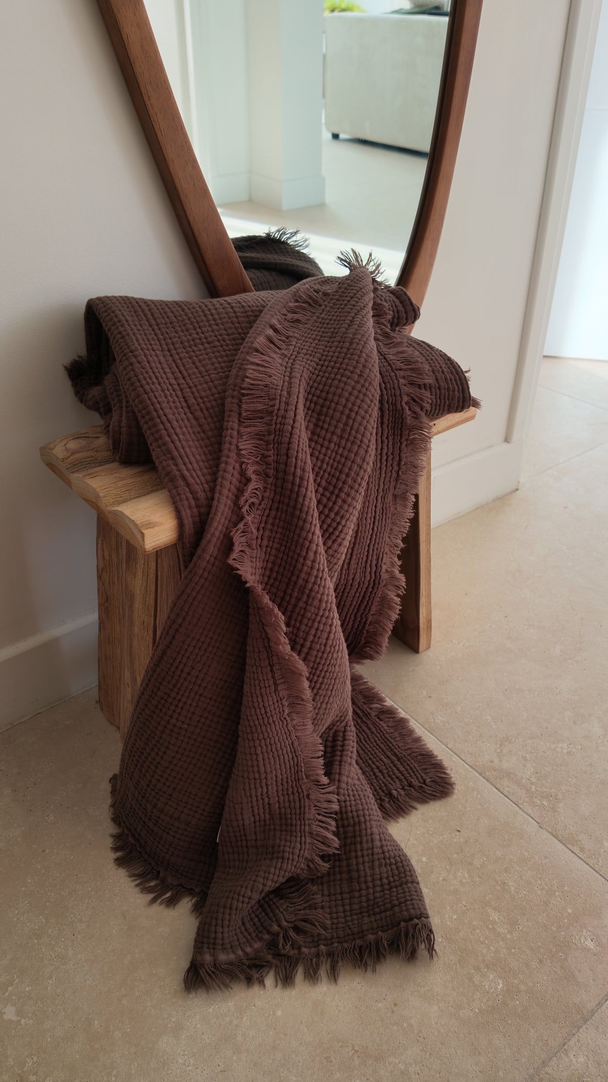 Le plaid en gaze de coton qui transforme chaque instant en rituel de douceur